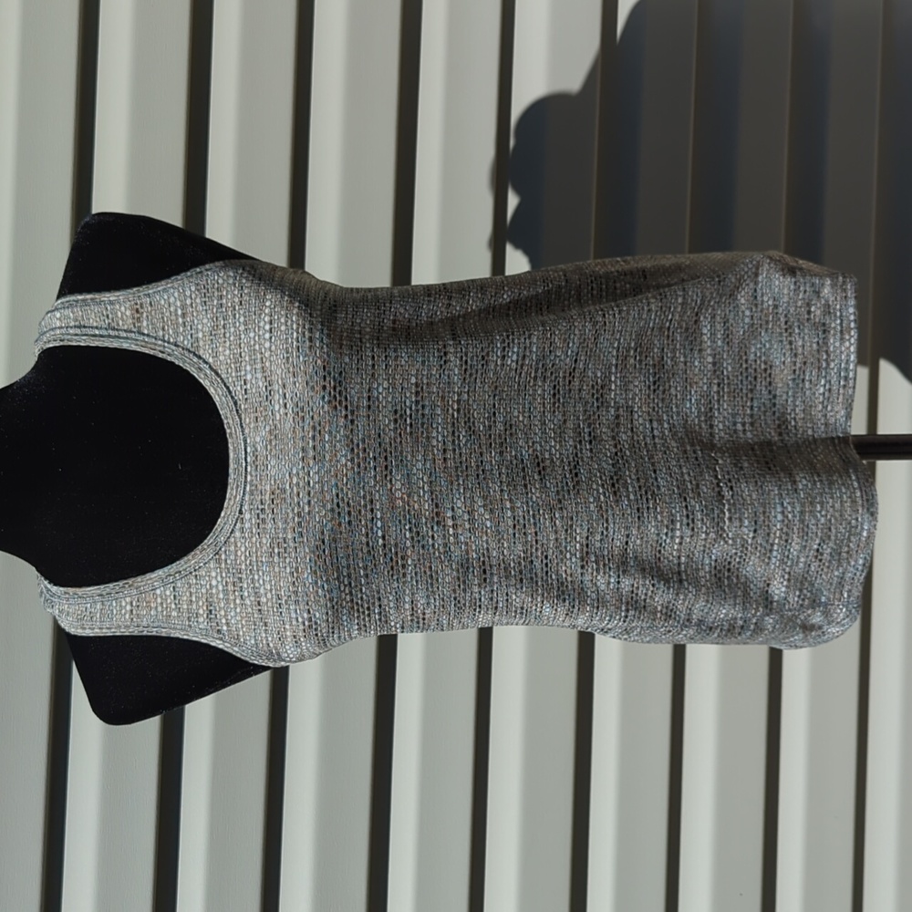 Athleta ultimate scoop mesh tank size XS